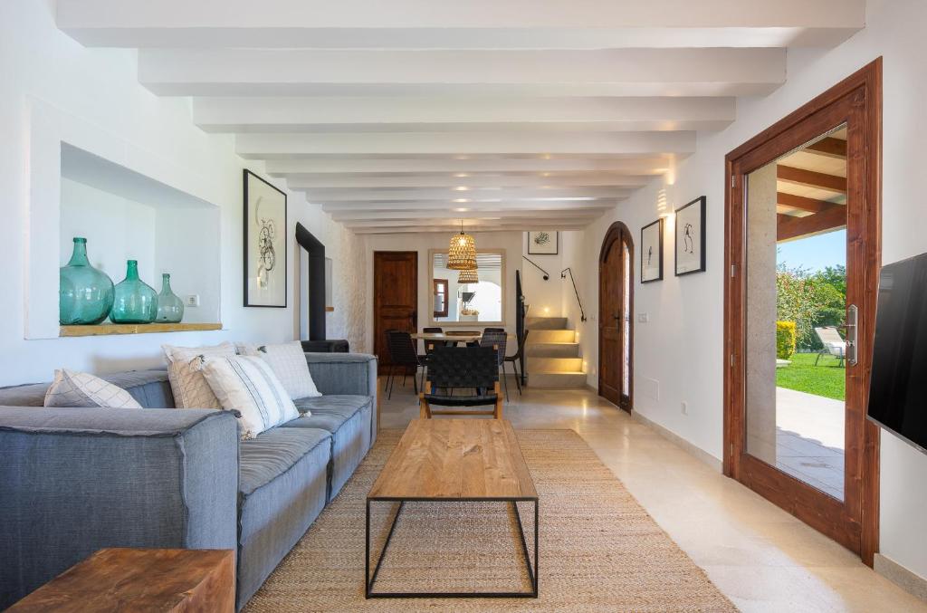 A seating area at Villa Corb Mari by Sun Villas Mallorca