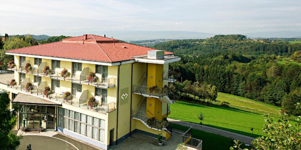 Nespecifikovaný výhled na hory nebo výhled na hory při pohledu z hotelu