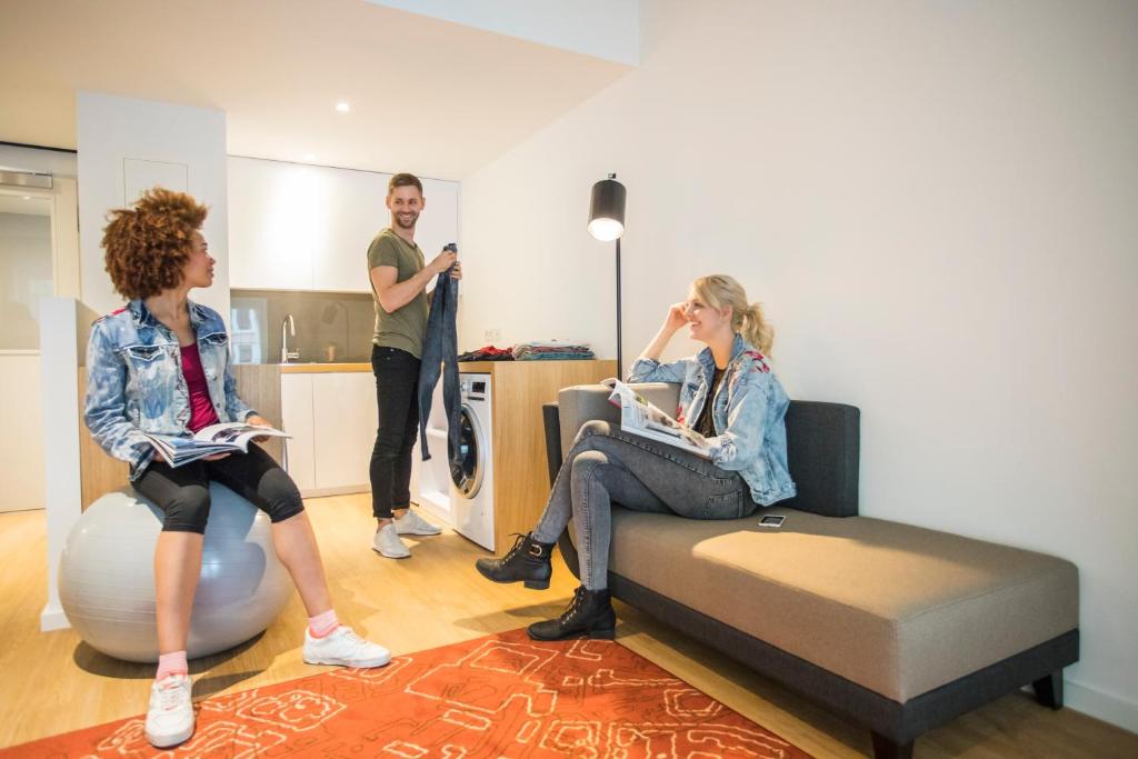 Capri by Fraser Leipzig - Resim 30