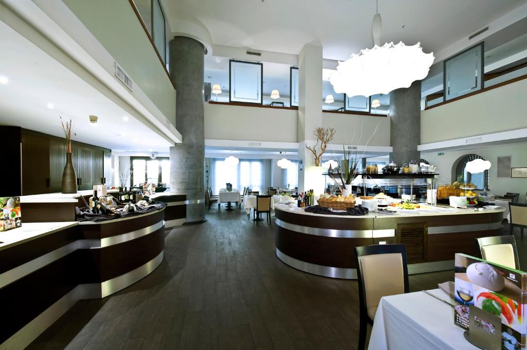 Holiday Inn Naples by IHG - Resim 13