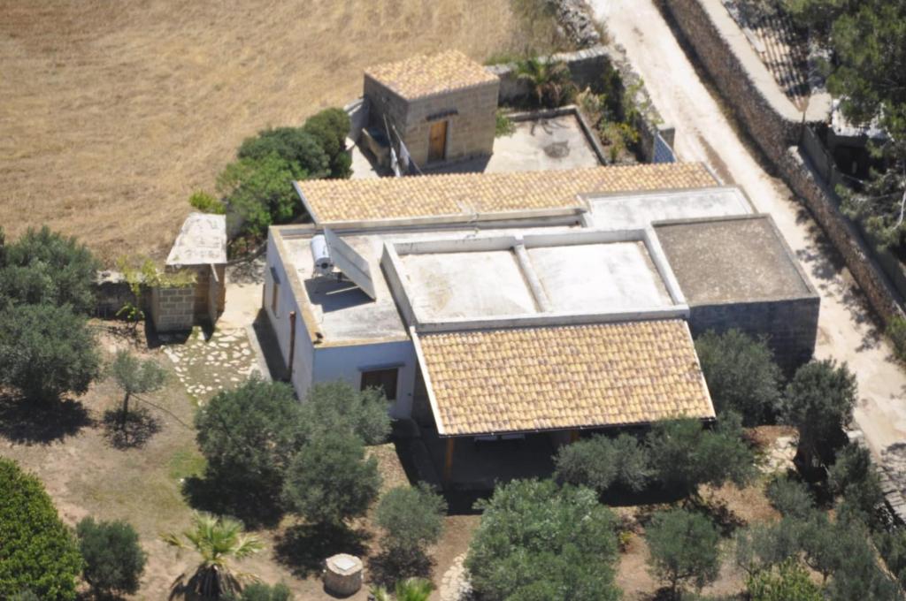 an aerial view of a house with a roof at Casa Gelsomino in Favignana