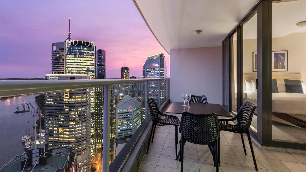 Oaks Brisbane Aurora Suites - Resim 8