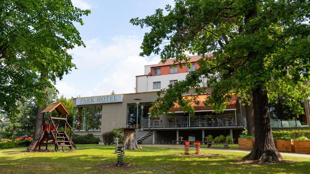 Zahrada ubytování LH Parkhotel Hluboka Nad Vltavou Congress & Wellness