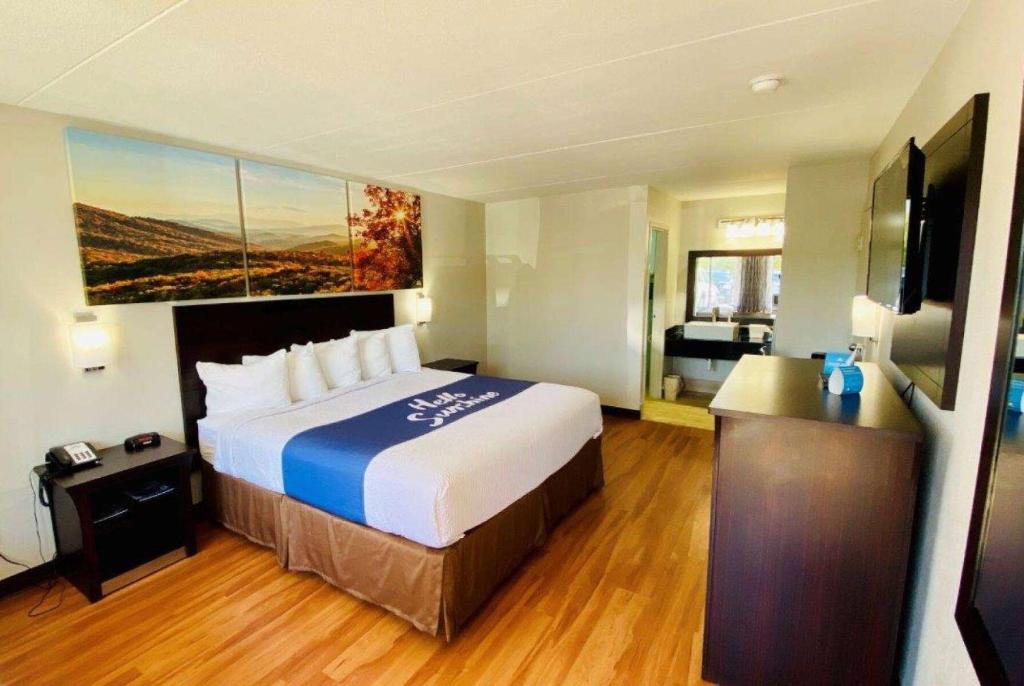 Days Inn by Wyndham Maysville Kentucky - King Room - No Fumadores