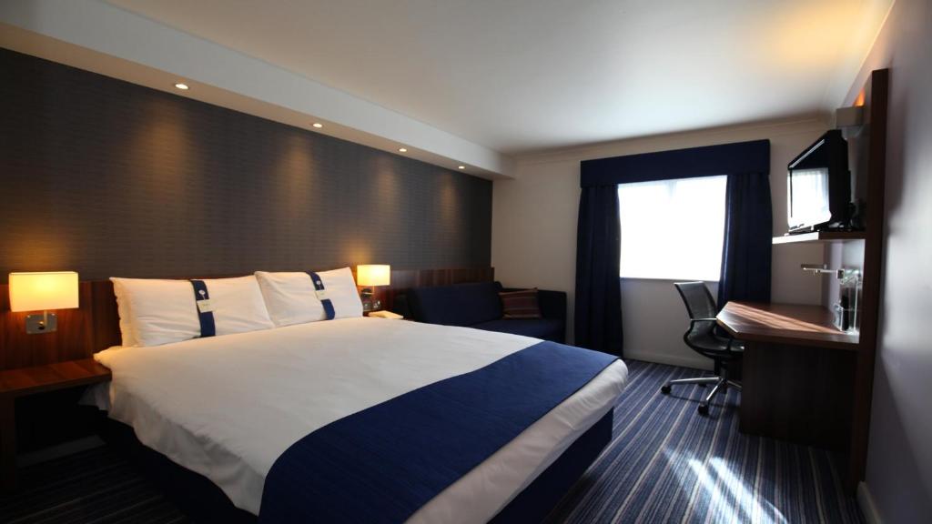 Holiday Inn Express Glenrothes by IHG photo