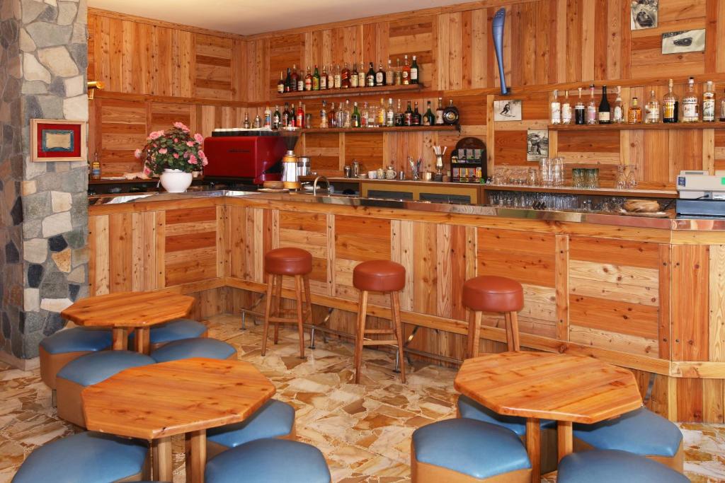 Lounge nebo bar v ubytování Hotel Holiday Debili