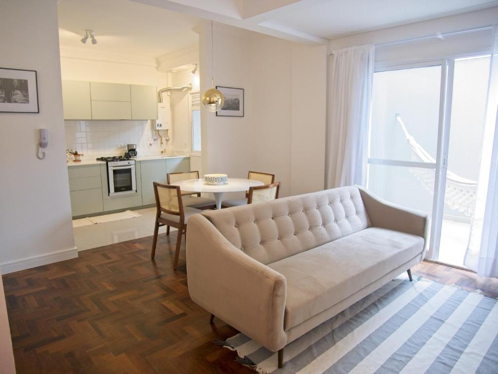  PORT apartamentos lindos e novos com garagem próximo ao Parque Barigui