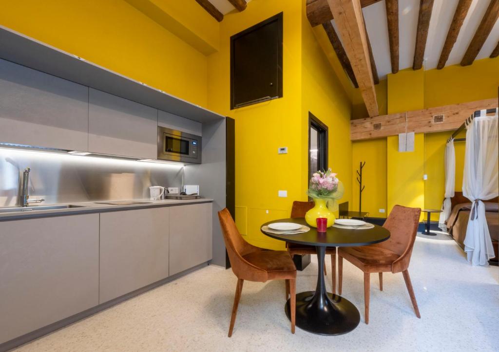 Kuchyňa alebo kuchynka v ubytovaní Residence Poli Venezia