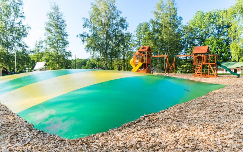Herní místnost nebo prostor pro děti v ubytování Obora resort
