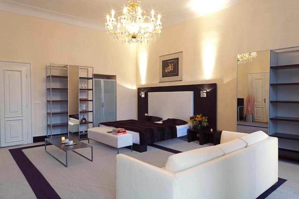 Old Town Square Residence by Emblem