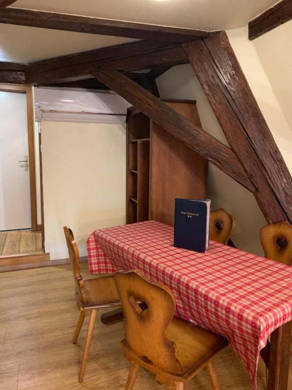 Posezení v ubytování Hotel Restaurant Dontenville
