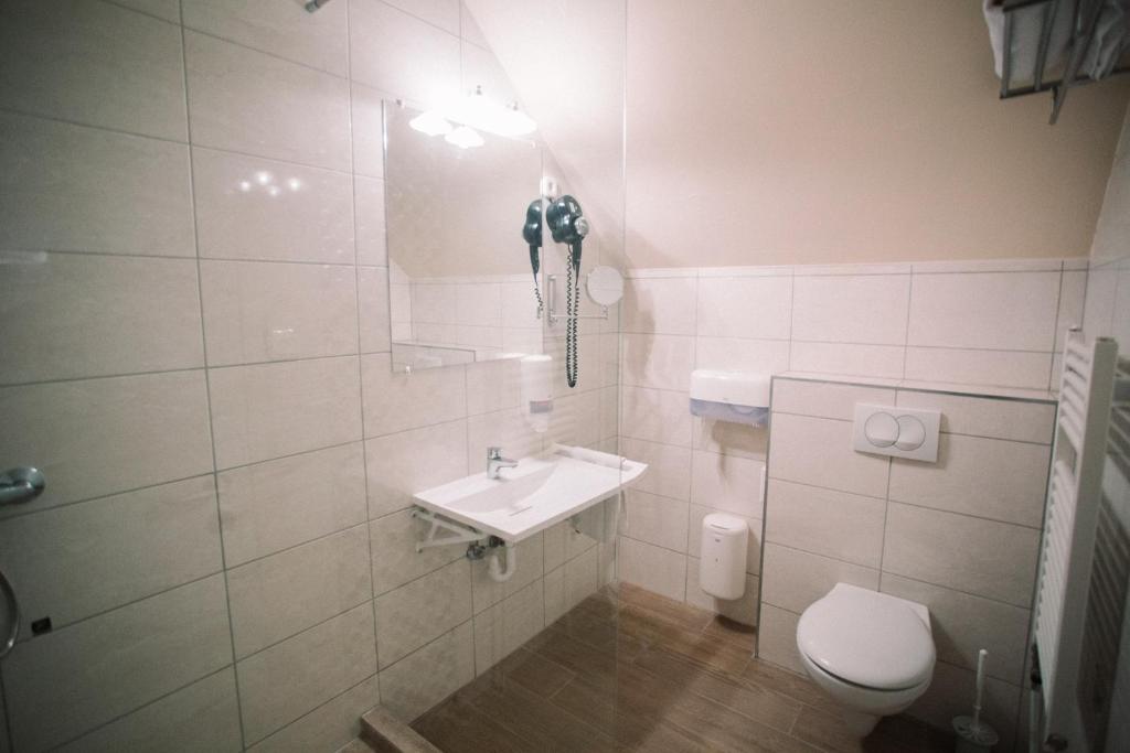 Koupelna v ubytování Ötösfogat Panzió