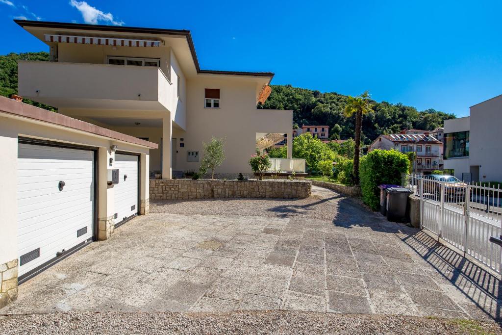 Budynek, w którym mieści się apartament