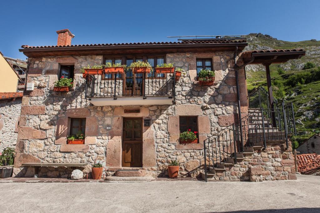 Apartamentos Rurales El Tio Pablo Picos de Europa Tresviso ...