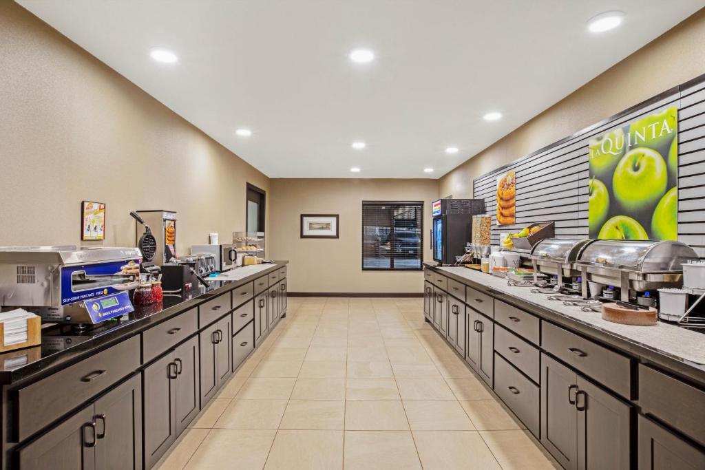 La Quinta by Wyndham Gillette photo