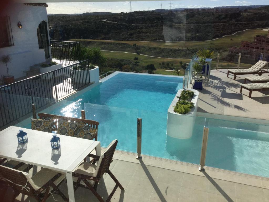 Villa Hesla, Estepona – Updated 2022 Prices