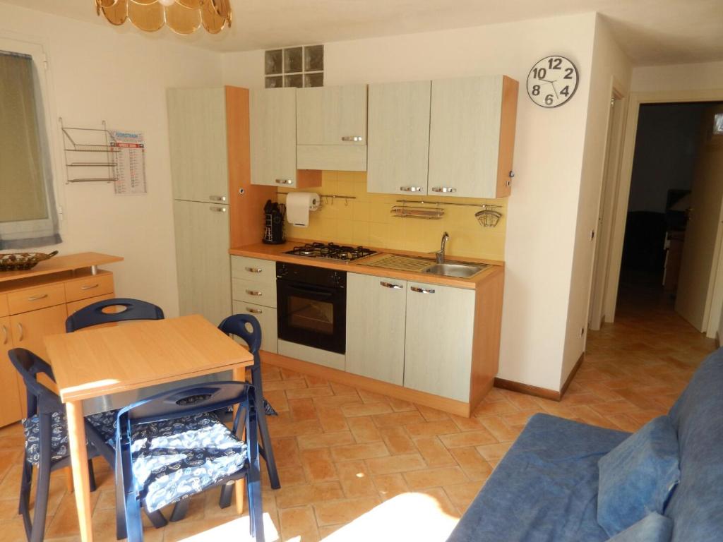 Kuchyňa alebo kuchynka v ubytovaní Nina House