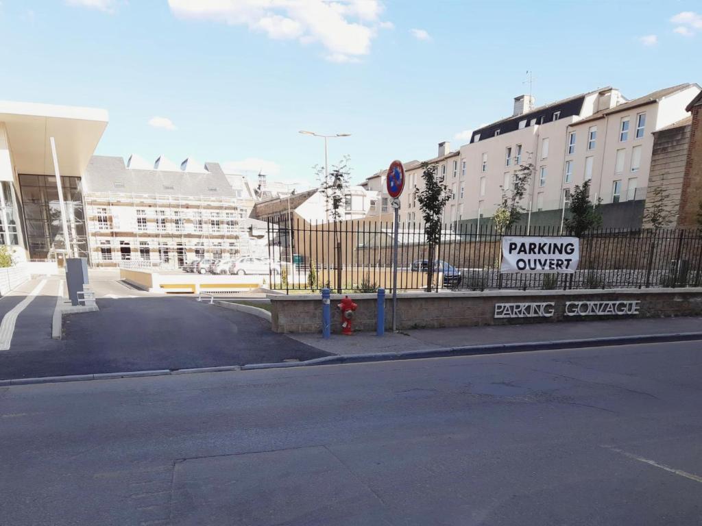 La Cour - Housity