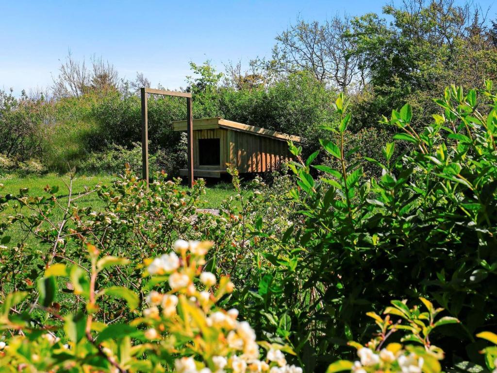 Zahrada ubytování 7 person holiday home in Hjørring-By Traum