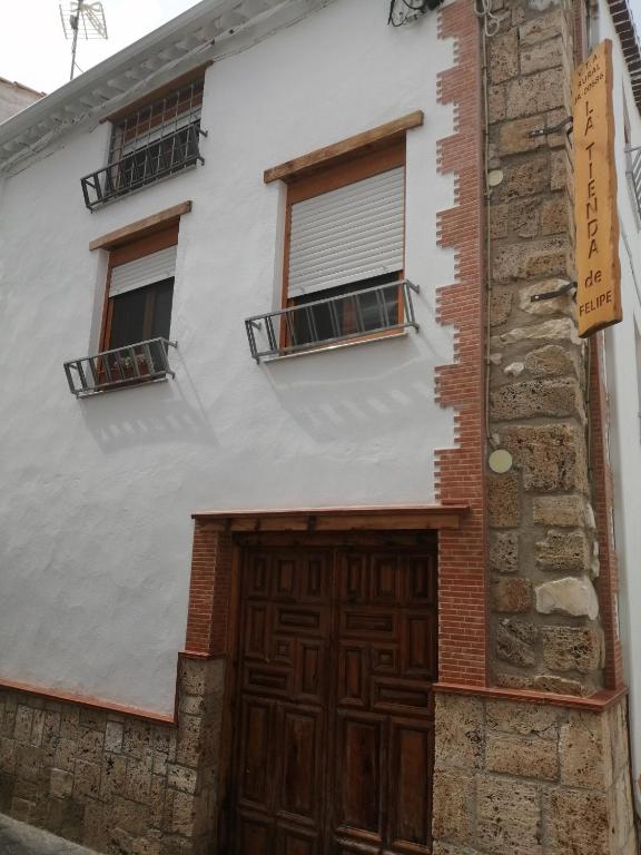 Habitacion tienda de felipe EL DESPACHO, Pontones – Updated ...