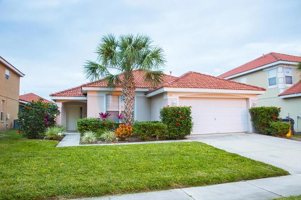 SUPERB FOUR BEDROOM THREE BATHROOM VILLA, Davenport, Statele Unite ale Americii