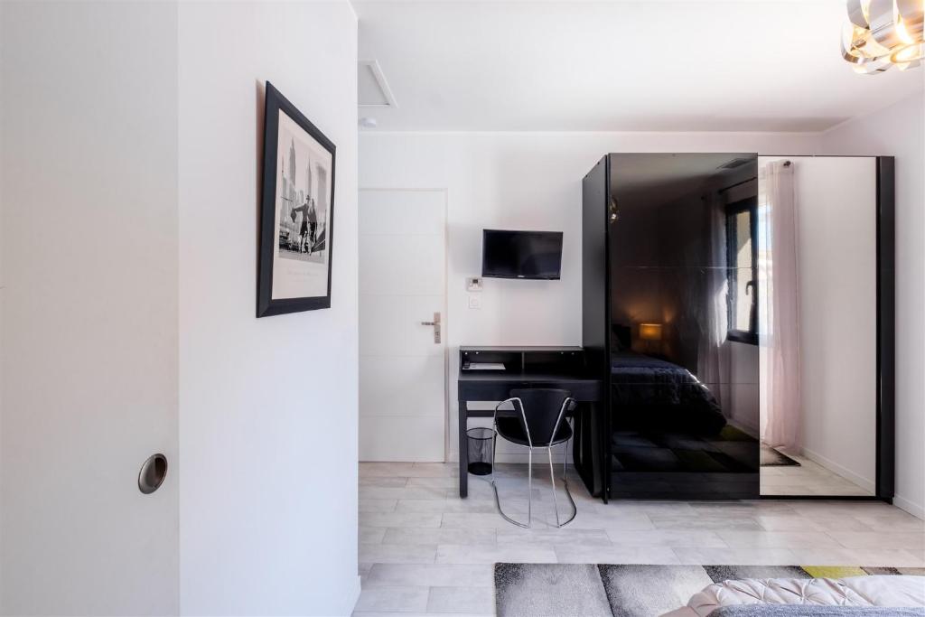 Villa Géna - Double Room With Pool View