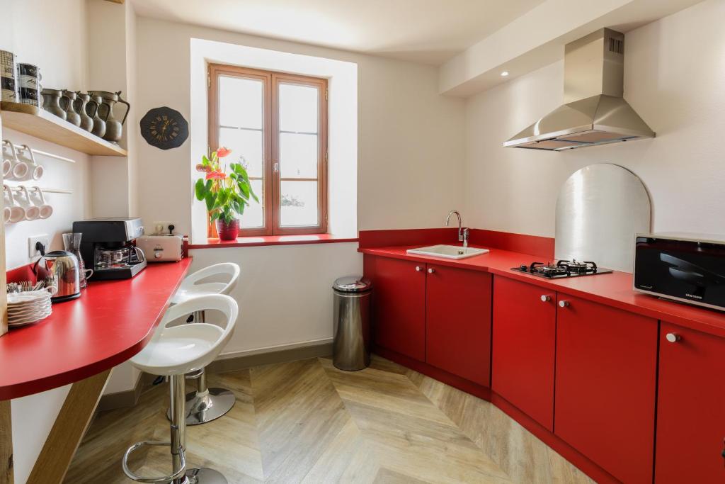 Kuchyň nebo kuchyňský kout v ubytování mon château en Berry