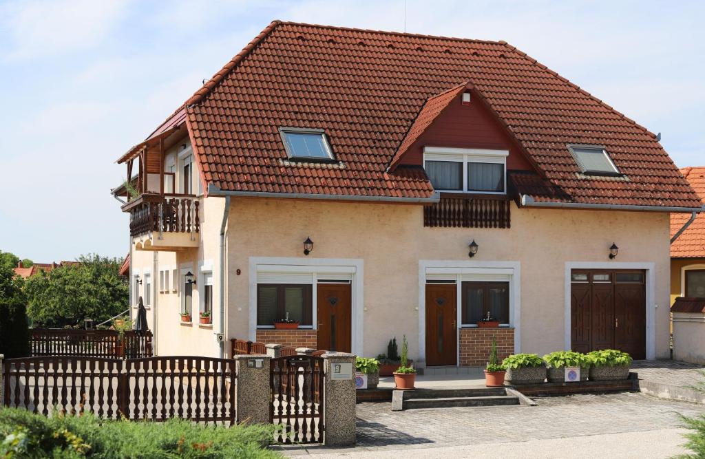 Ács Apartman 8380 Hévíz, Vajda Ákos u. 9 kép - 1