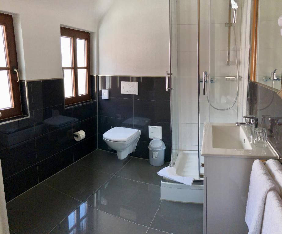 Koupelna v ubytování A Lotus Hotel