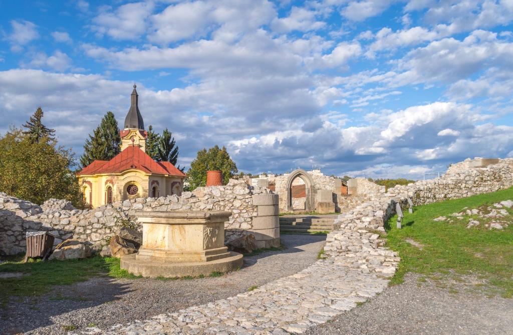 Miestna pamiatka v blízkosti apartmánu
