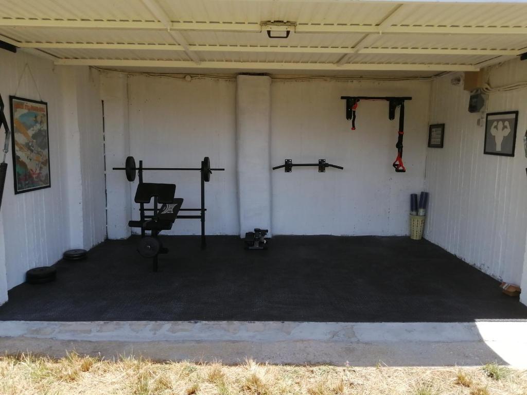 Fitness centrum a/nebo fitness zařízení v ubytování Sunny Coco mat villa in Katelios with a sea view