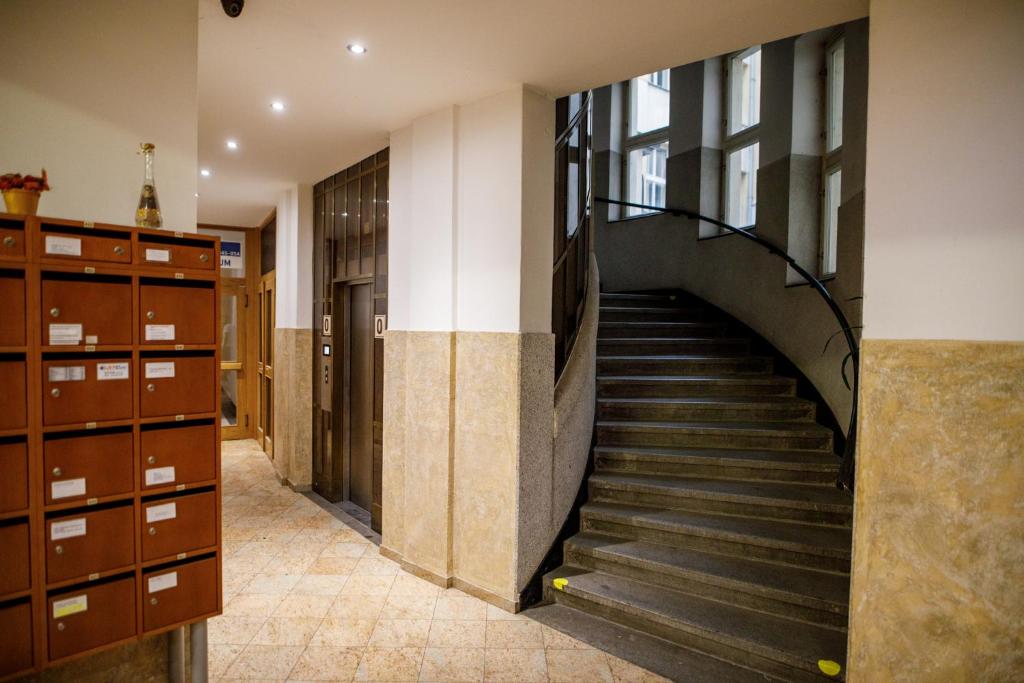 Rooftop Planet Prague Hotel - Resim 38