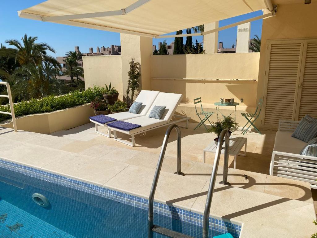 Bazén v ubytování Luxury Apartment Penthouse in Sotogrande Paseo del Mar nebo v jeho okolí