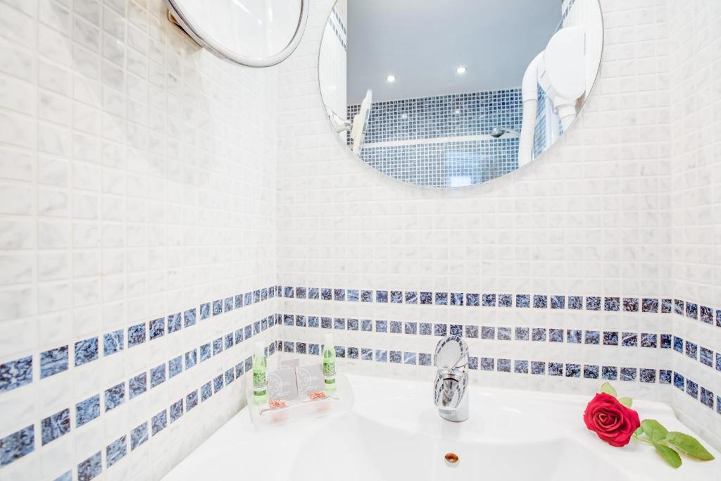 Hôtel Pavillon Bastille - Resim 20