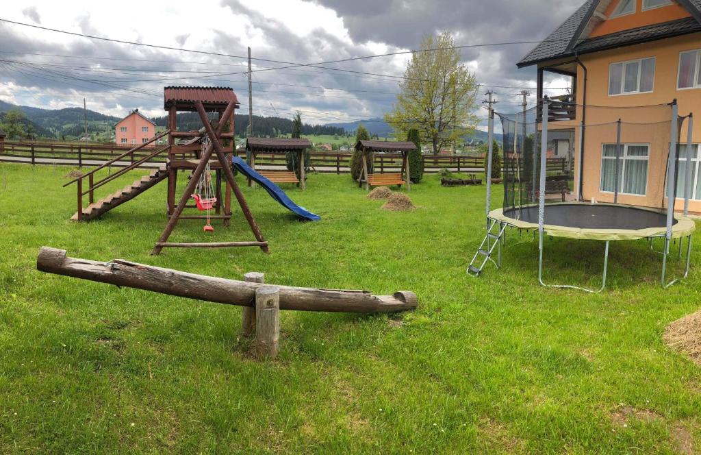 Herní místnost nebo prostor pro děti v ubytování “Doru’ Muntelui”