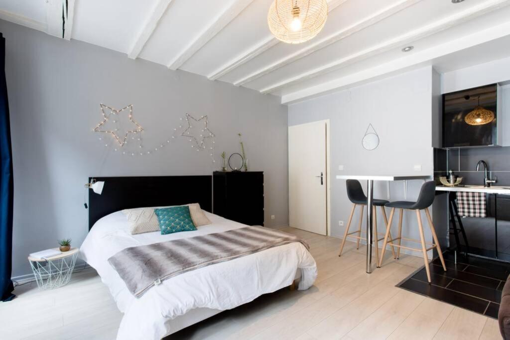 R-Appartements Strasbourg La Petite Strasbourgeoise Hygge studio cosy - One-Bedroom Apartment