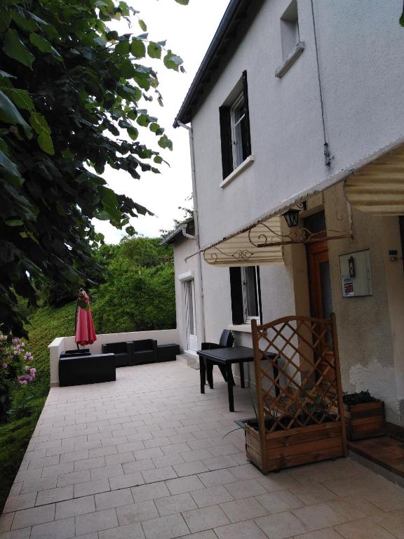 chez Patricia - Two-Bedroom House