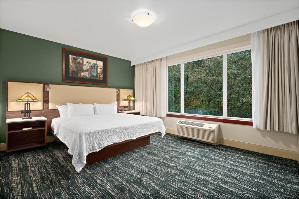Lucky Eagle Casino & Hotel (Washington) - Family Suite