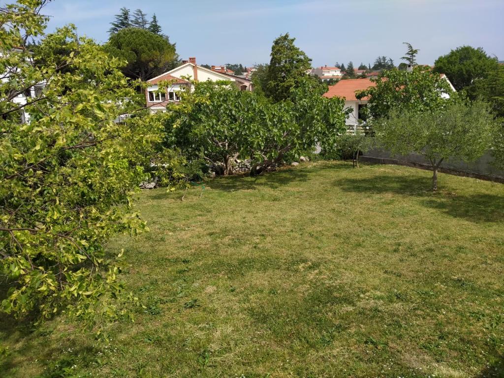Vonkajšia záhrada v ubytovaní Apartman Avsec