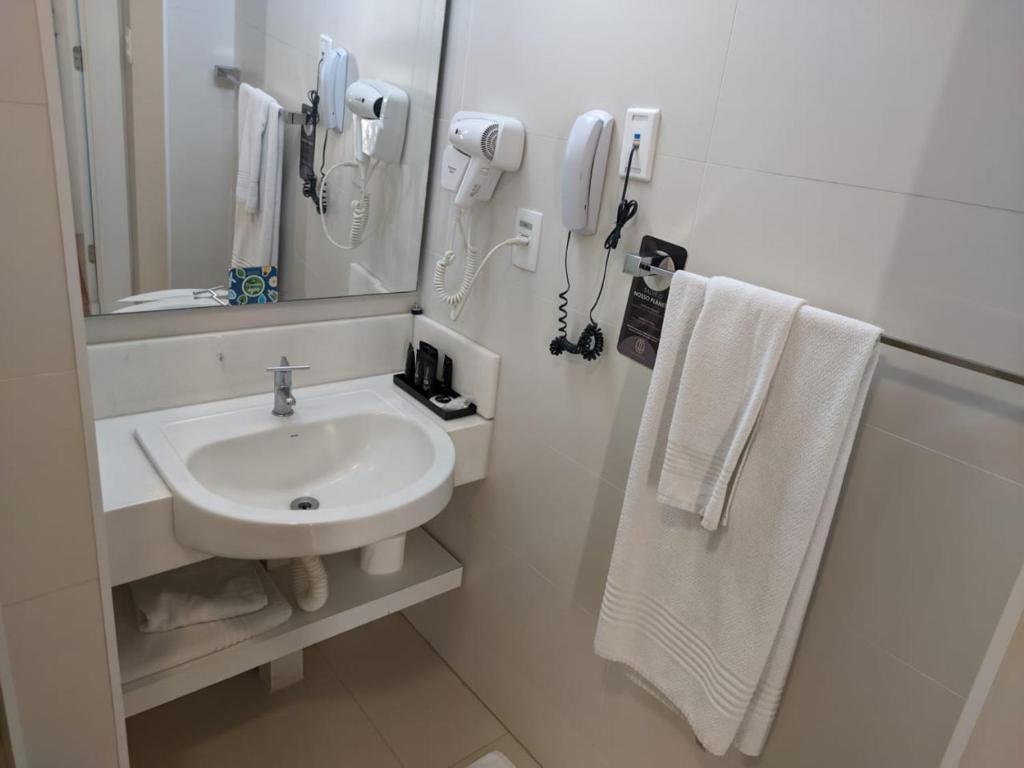  Delmond Hotel