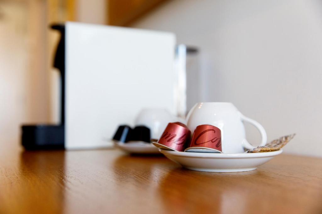 Příslušenství pro přípravu čaje a kávy v ubytování Hotel Principe Wellness&Spa
