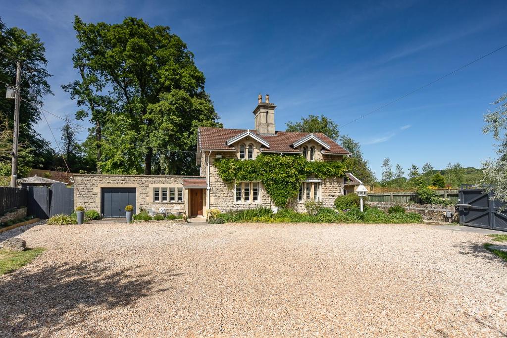 Lower Shockerwick Lodge