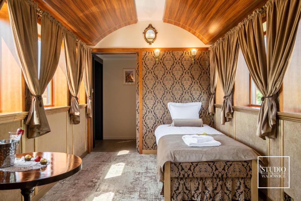 Stacja Galicja - nocleg w pociągu blisko Energylandia - 7