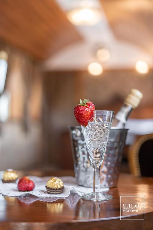 Stacja Galicja - nocleg w pociągu blisko Energylandia - 12