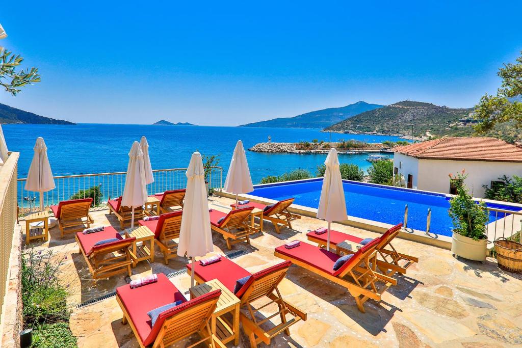 Pier House Hotel
