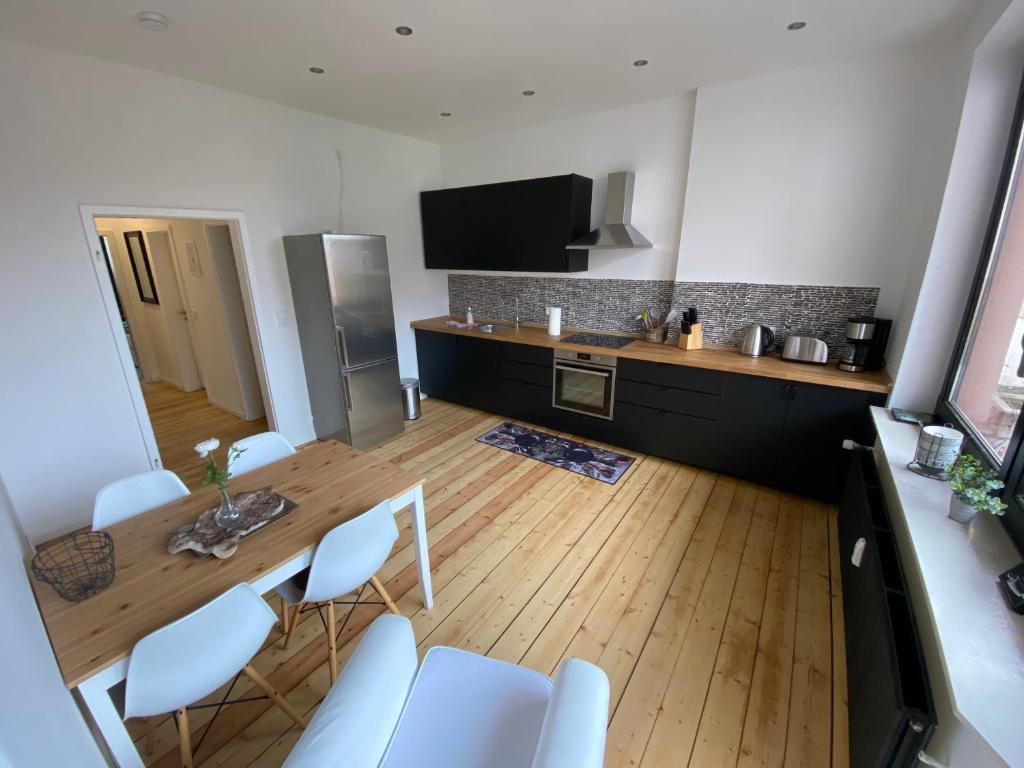 Nhà bếp/bếp nhỏ tại Ferienwohnung Brückenkopf EG
