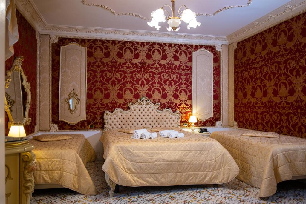 Grand Hotel La Sonrisa - Double Room With 2 Extra Beds