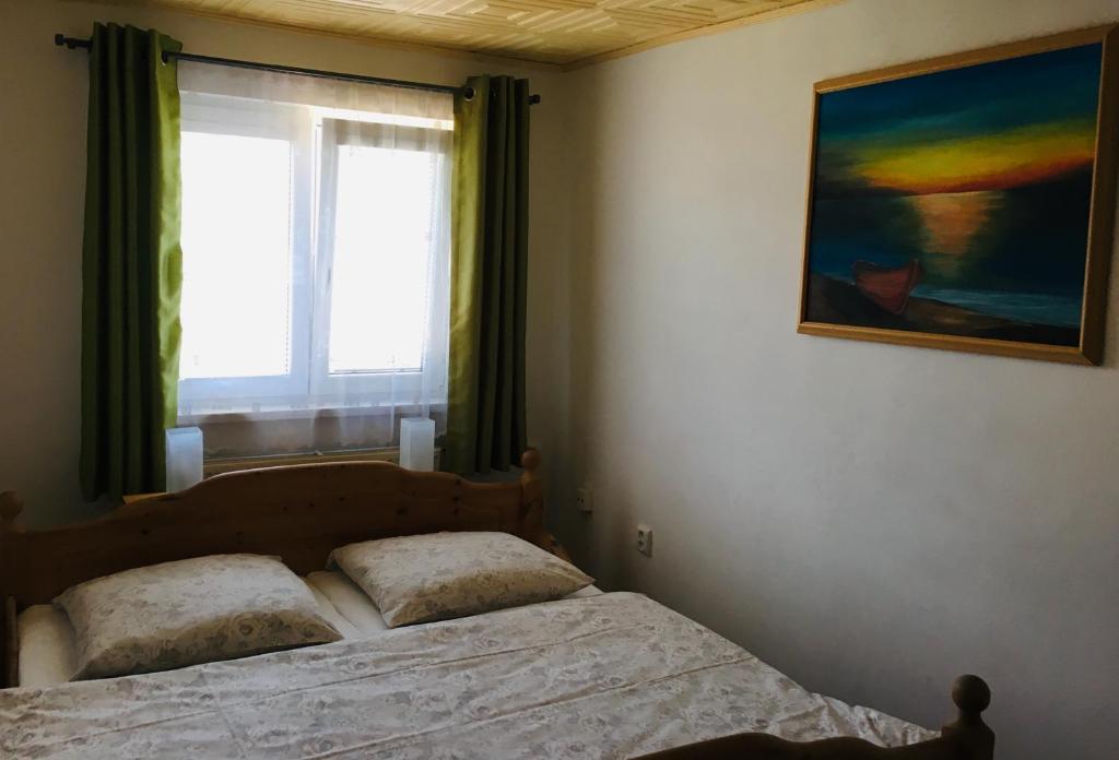 Postel nebo postele na pokoji v ubytování Ubytování U Ropáků