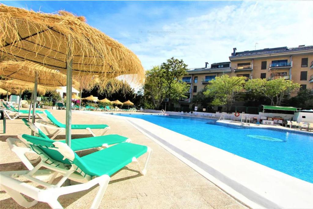 Apartment Piso en Alquiler en Benalmádena Costa, Spain ...