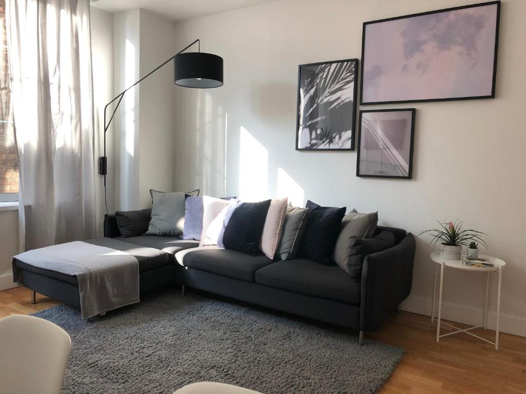 Modern, Large 2 Bedroom York Duplex, Self Check-in